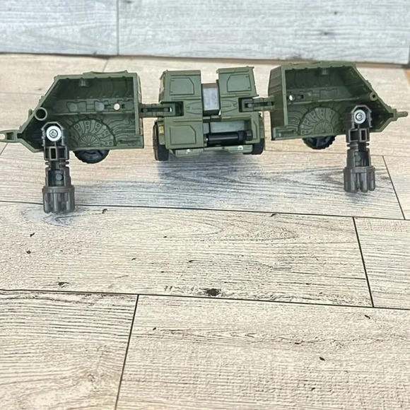 TRANSFORMERS 2011 MOBILE BATTLE BUNKER Incomplete Replacement Parts Only - Picture 6 of 8